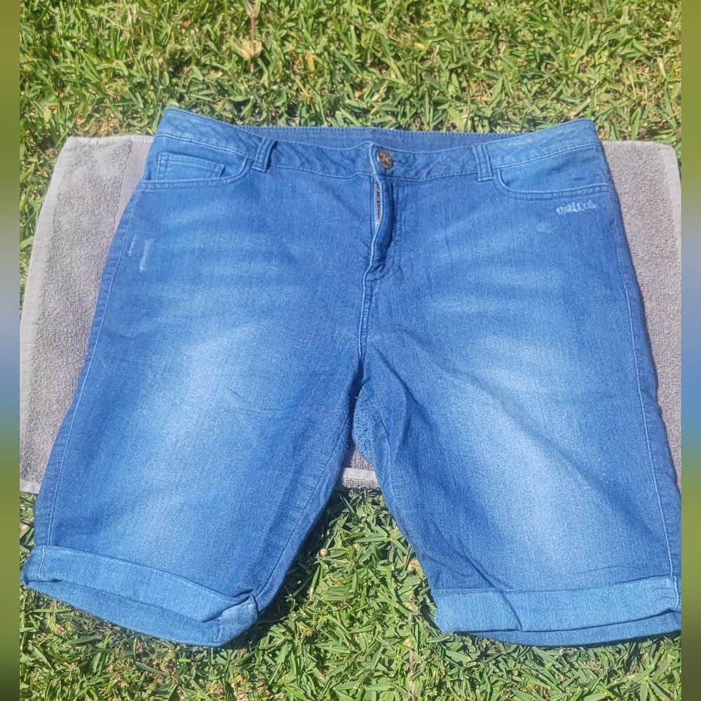 Juicy Couture Distressed Jegging Denim Bermuda Shorts